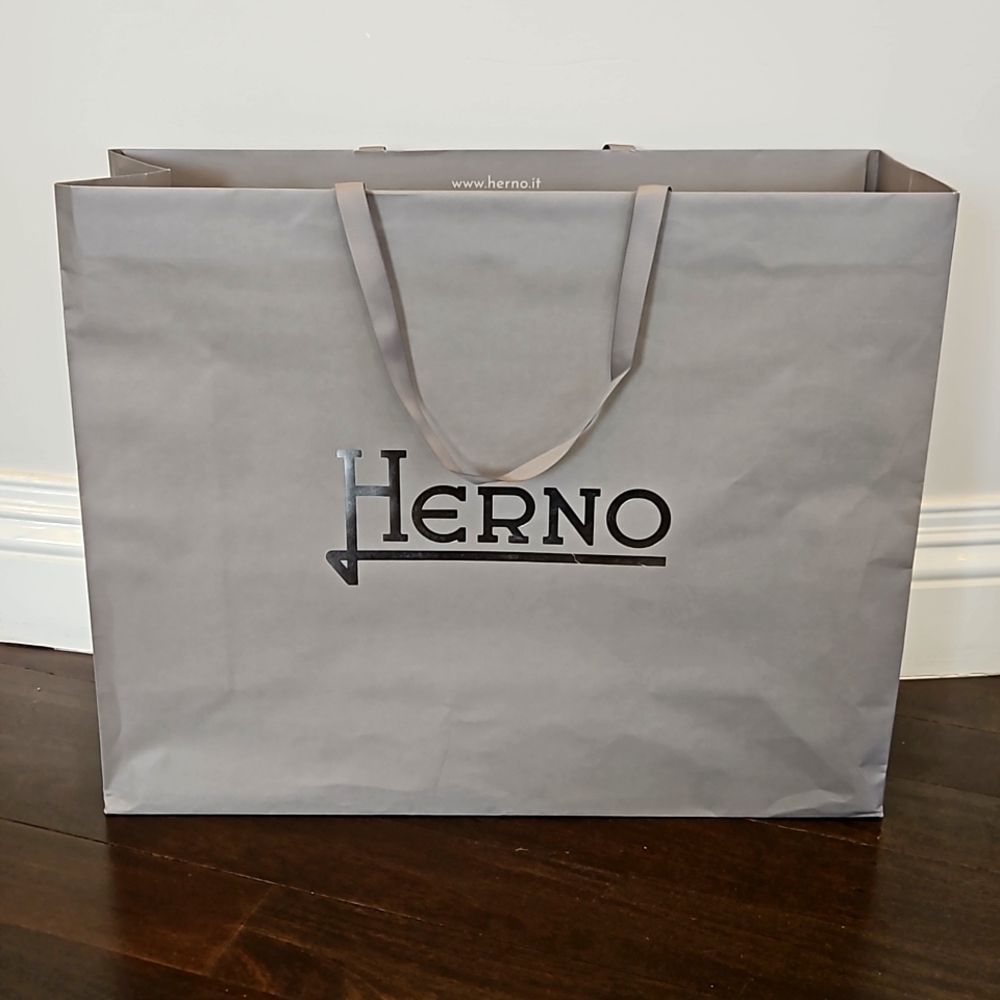 BRAND NEW AUTHENTIC HERNO LARGE GIFT SHOPPING BAG